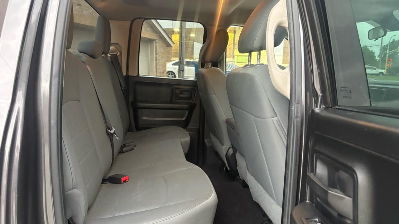 RAM 1500 Tradesman Quad Cab 4WD 2015