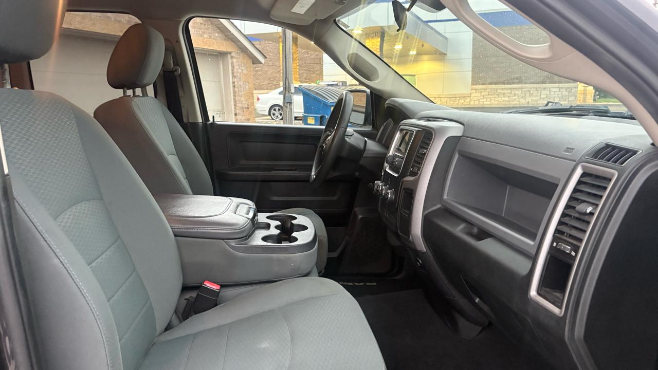 RAM 1500 Tradesman Quad Cab 4WD 2015