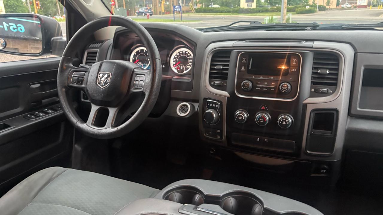 RAM 1500 Tradesman Quad Cab 4WD 2015