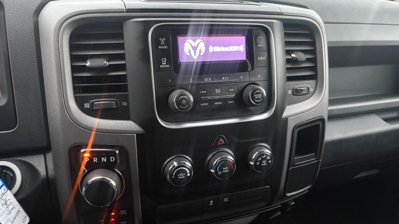 RAM 1500 Tradesman Quad Cab 4WD 2015