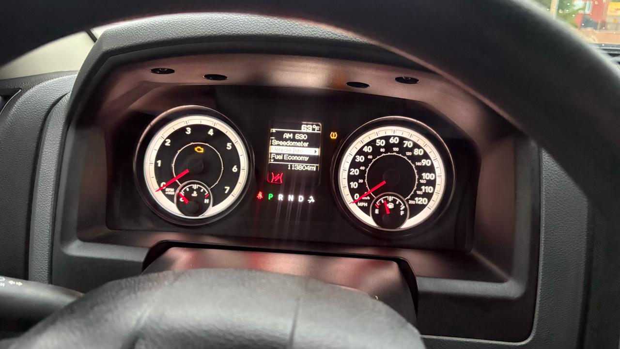 RAM 1500 Tradesman Quad Cab 4WD 2015