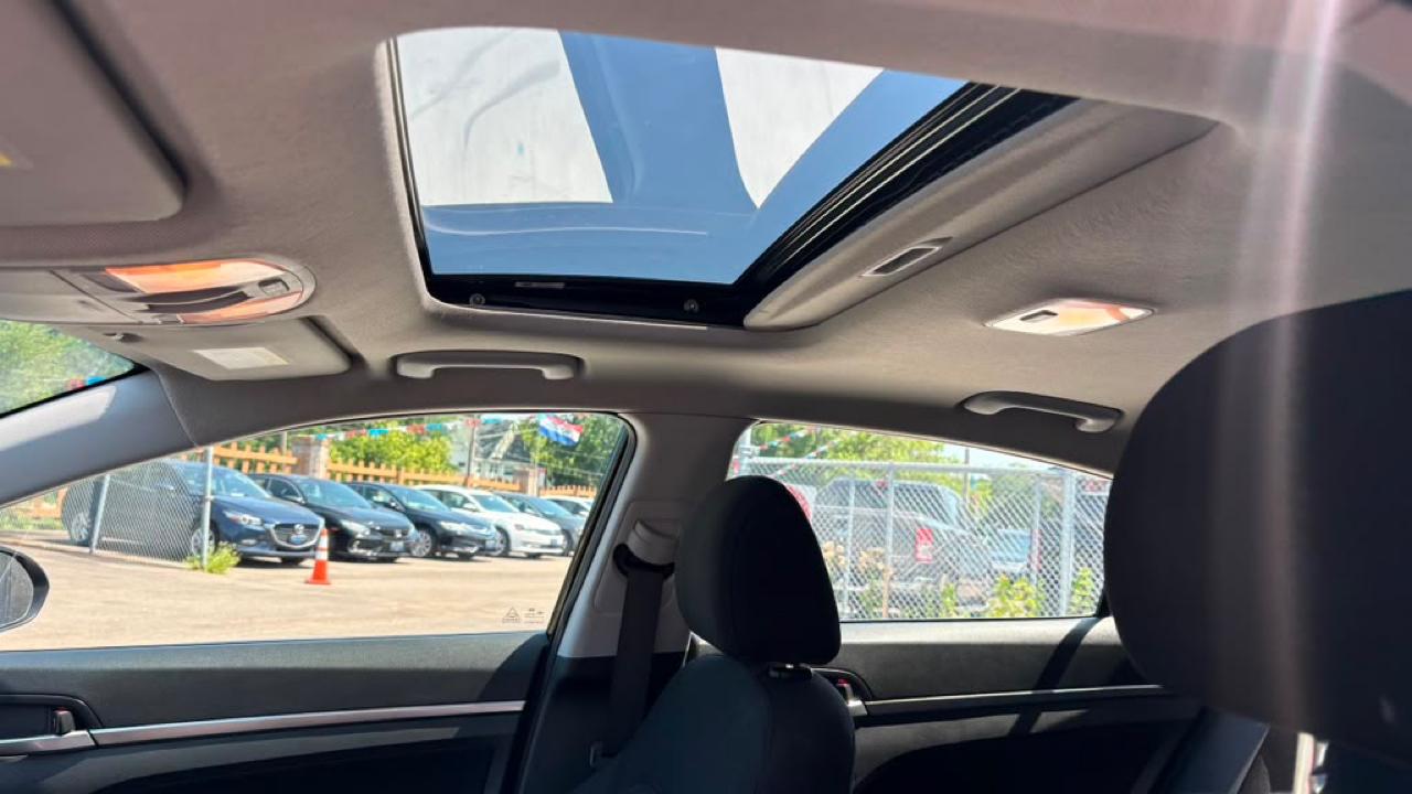Hyundai Elantra SEL 2020