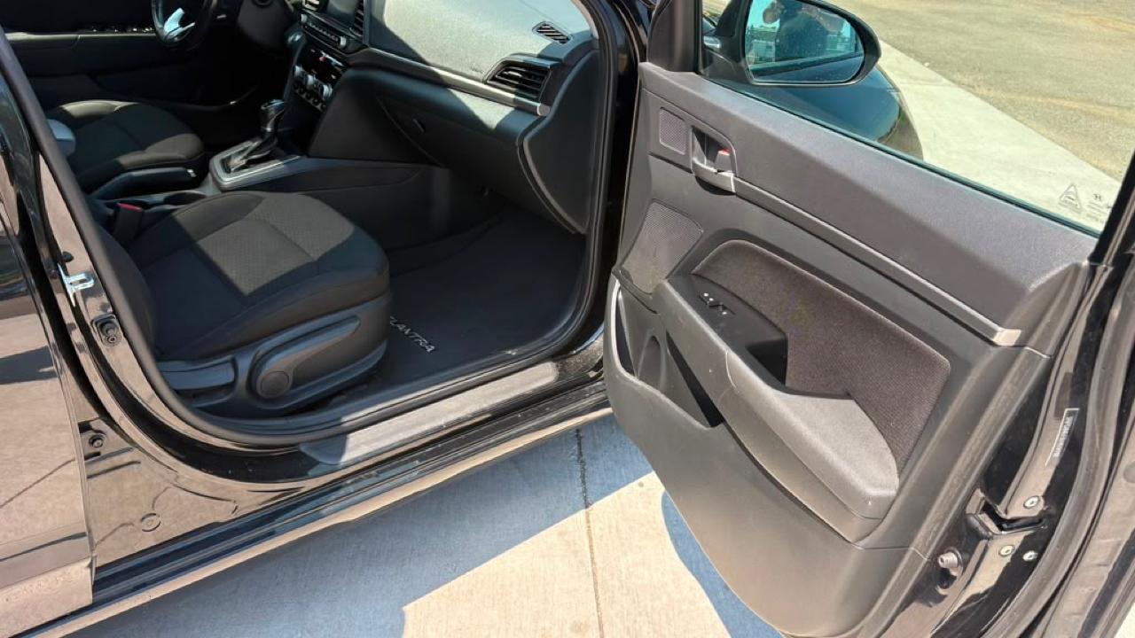 Hyundai Elantra SEL 2020