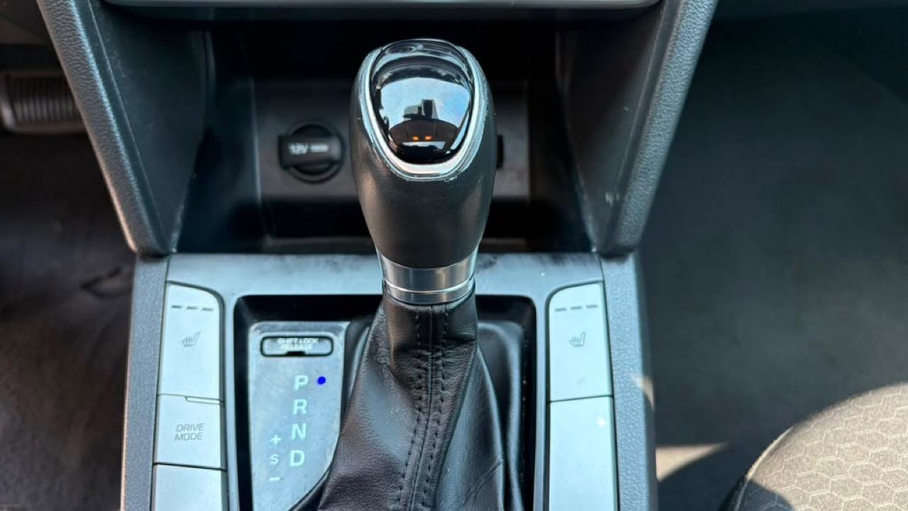 Hyundai Elantra SEL 2020