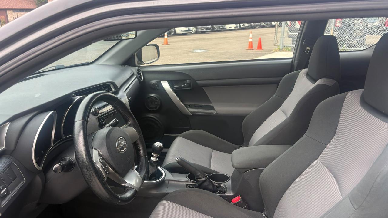 Scion tC Sports Coupe 6-Spd AT 2015