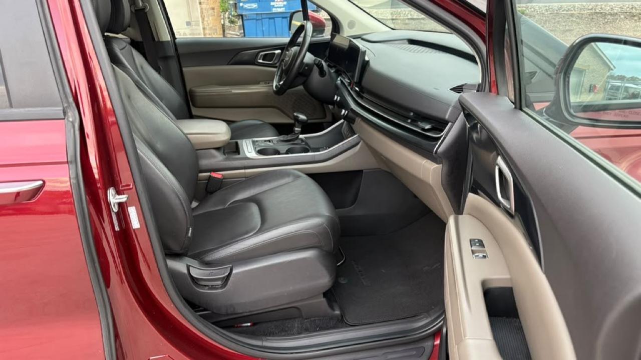 Kia Carnival LXS 2025