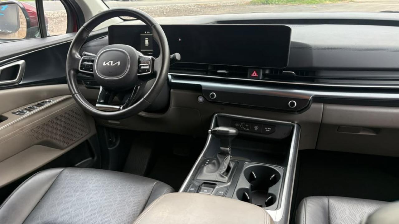 Kia Carnival LXS 2025