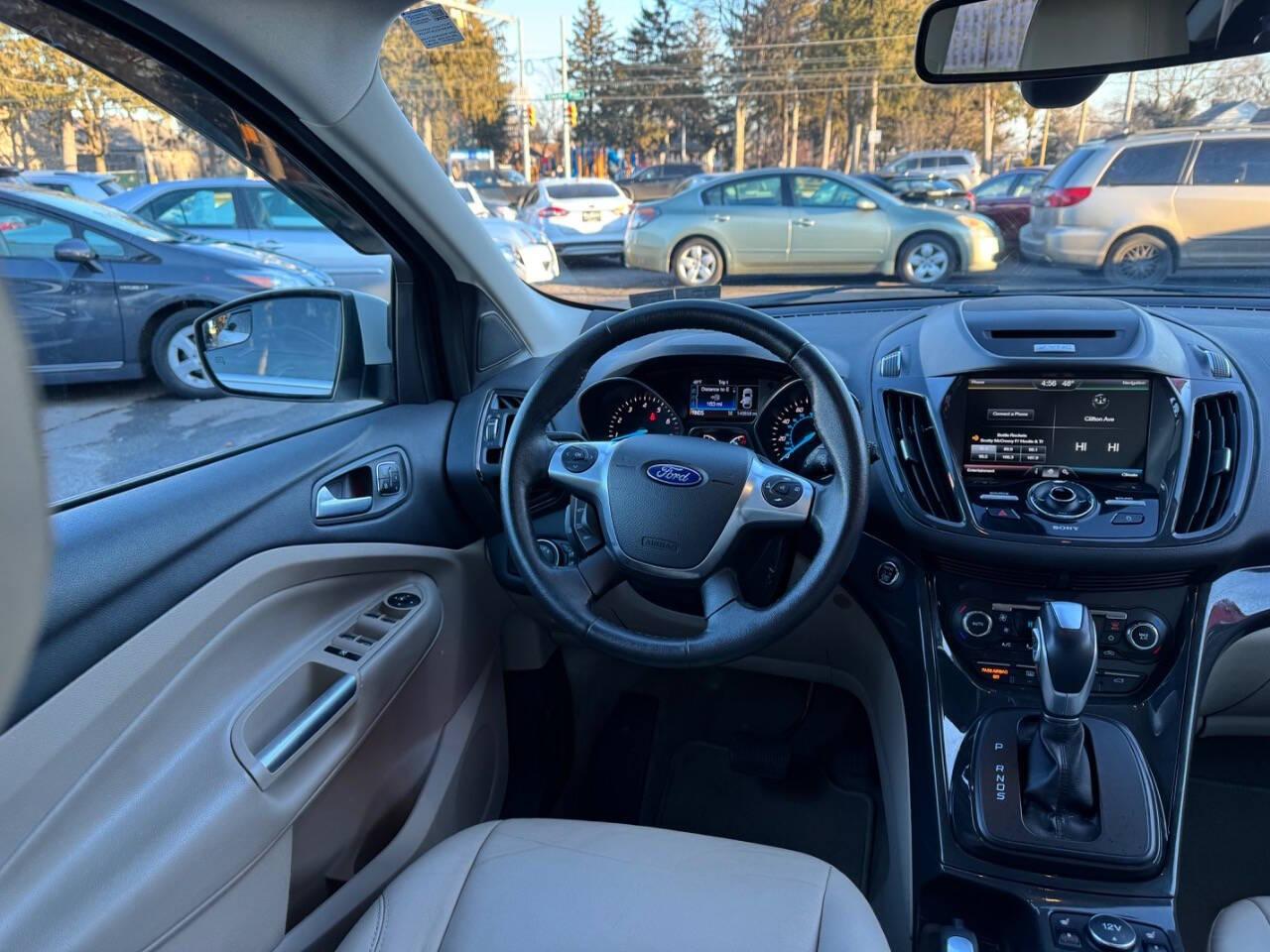 Ford Escape Titanium 4WD 2015