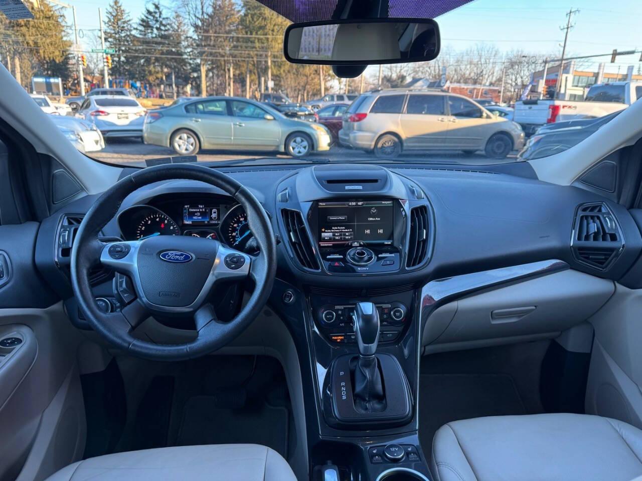 Ford Escape Titanium 4WD 2015