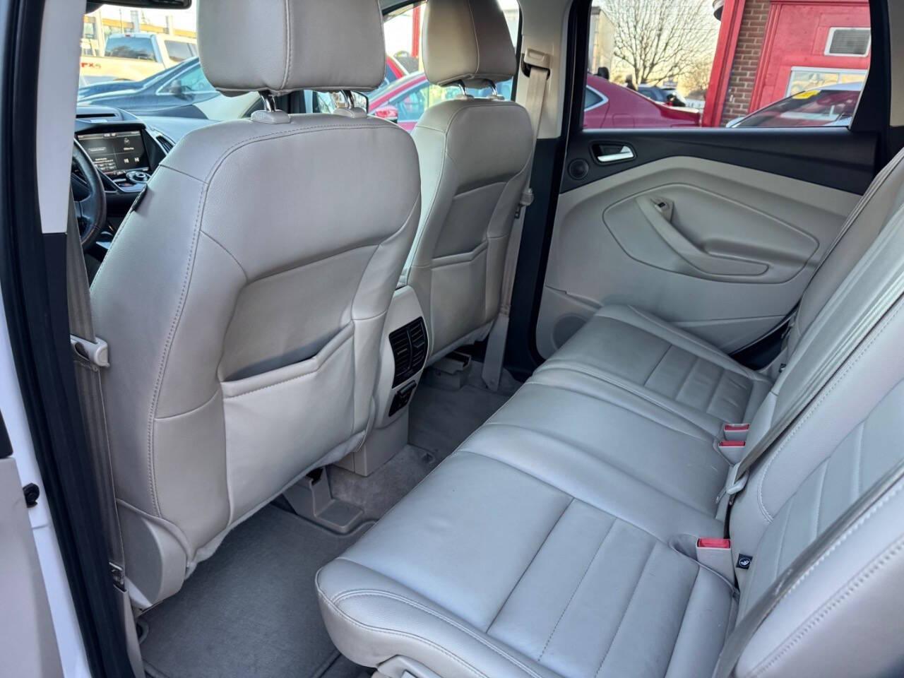 Ford Escape Titanium 4WD 2015