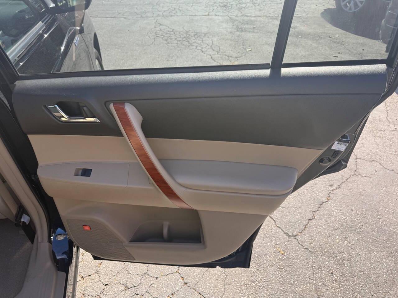 Toyota Highlander Limited 4WD 2008