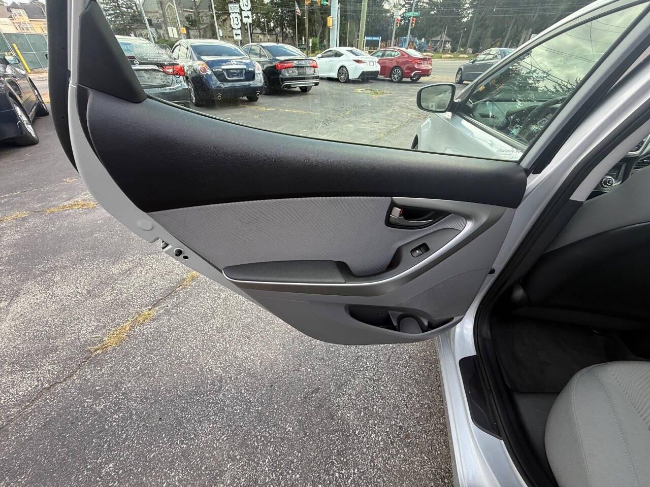 Hyundai Elantra Limited 2013