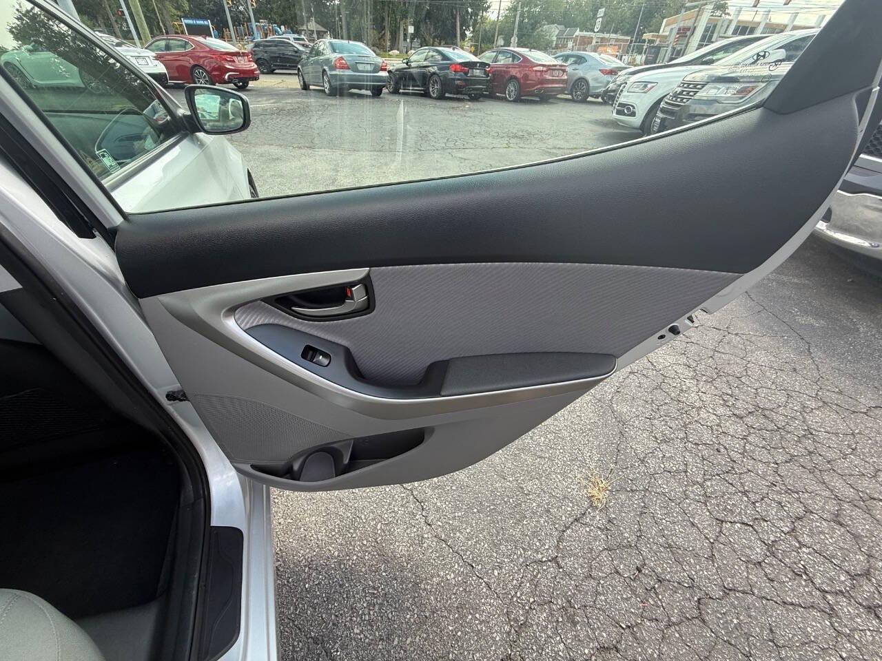 Hyundai Elantra Limited 2013