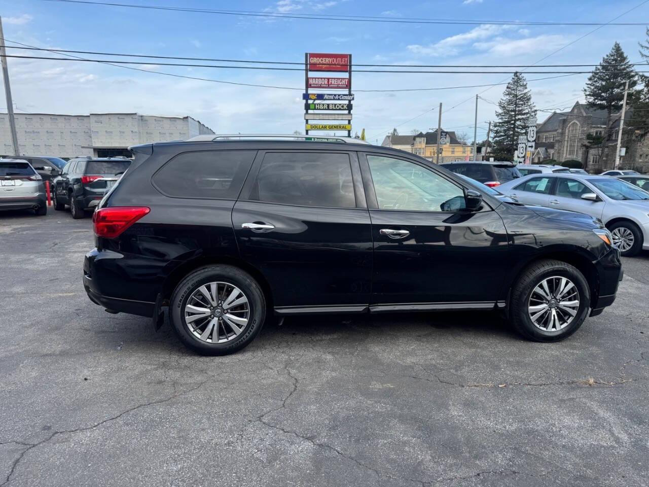 Nissan Pathfinder S 4WD 2019