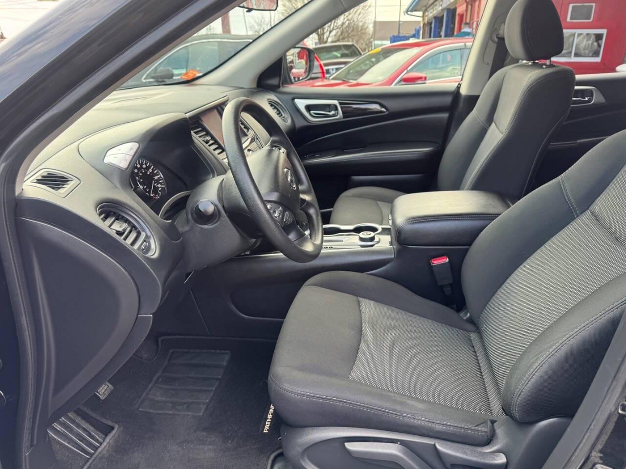 Nissan Pathfinder S 4WD 2019