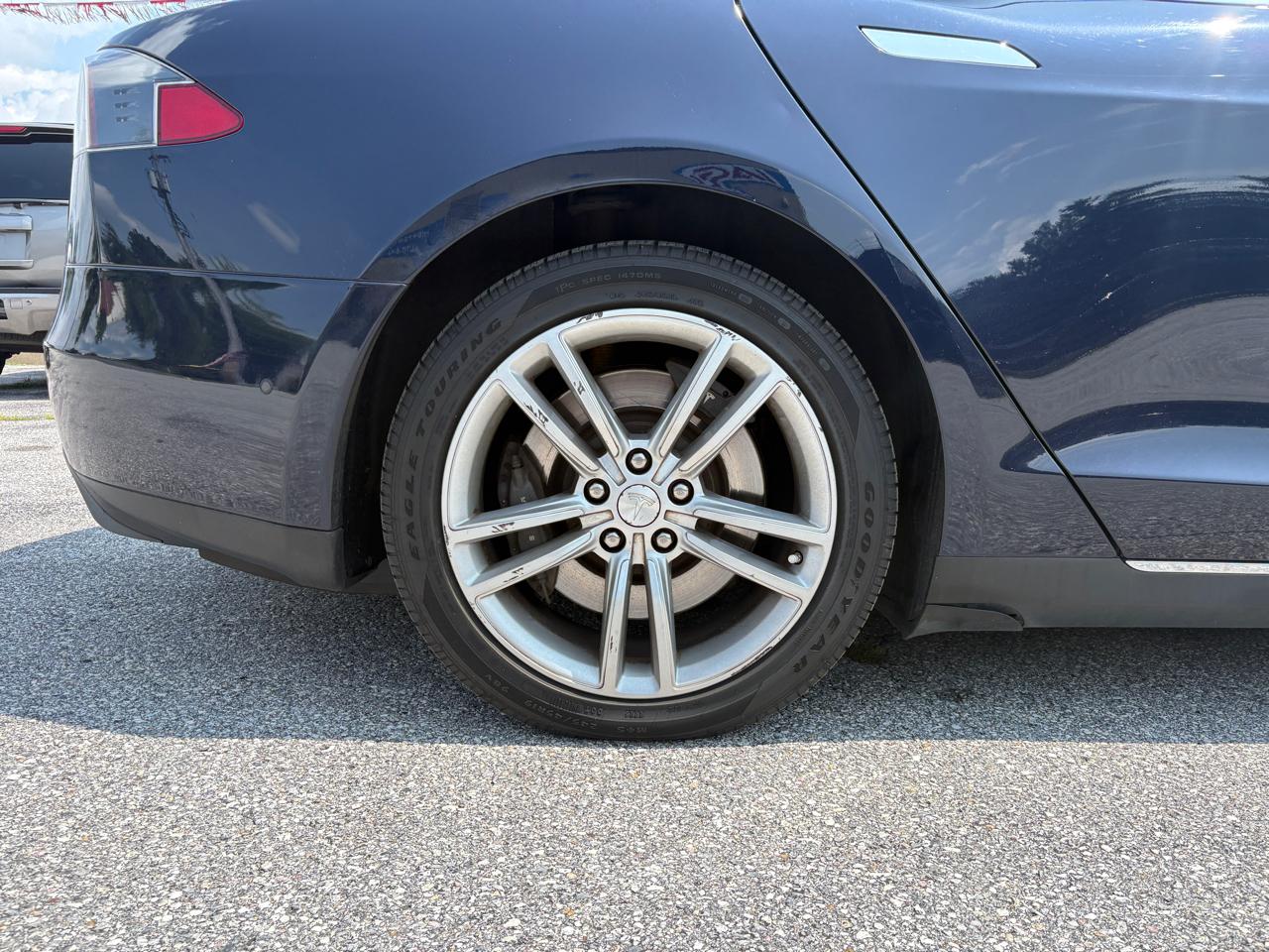 2014 Tesla Model S S - Photo 10