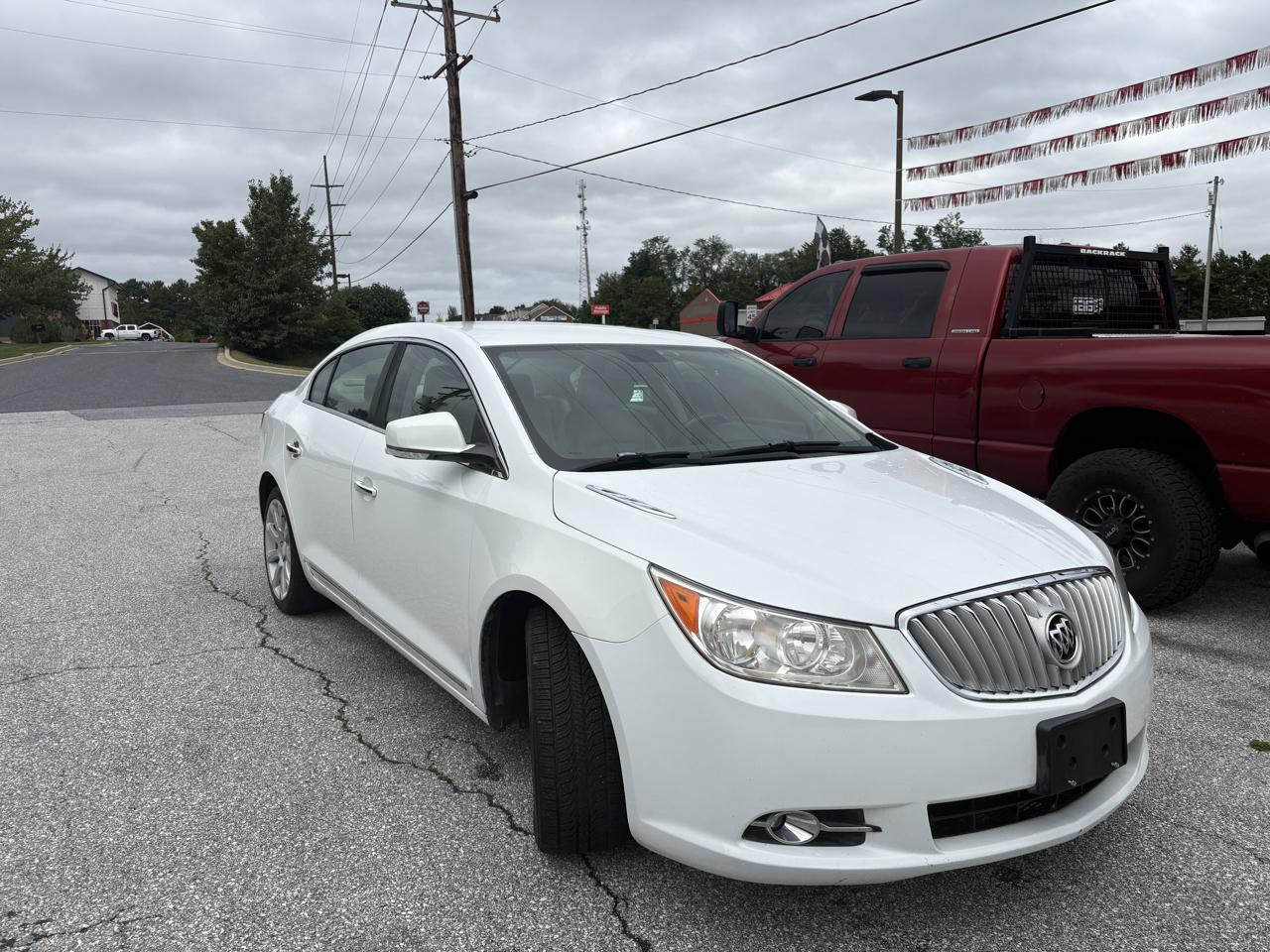 Buick LaCrosse photo 3