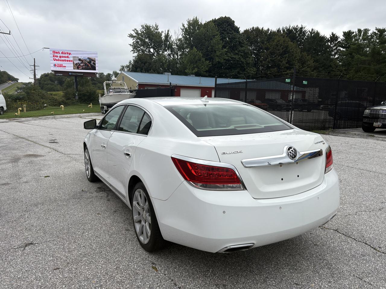 Buick LaCrosse photo 4