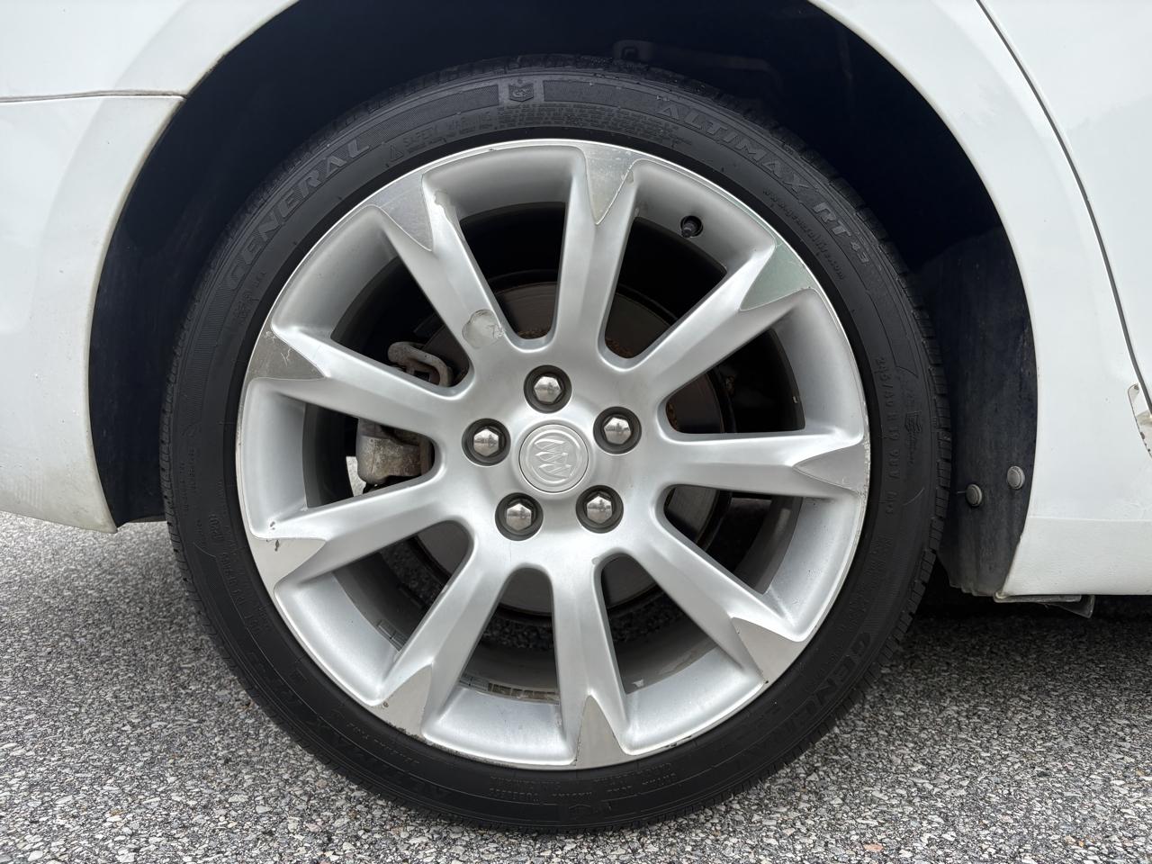 Buick LaCrosse photo 9