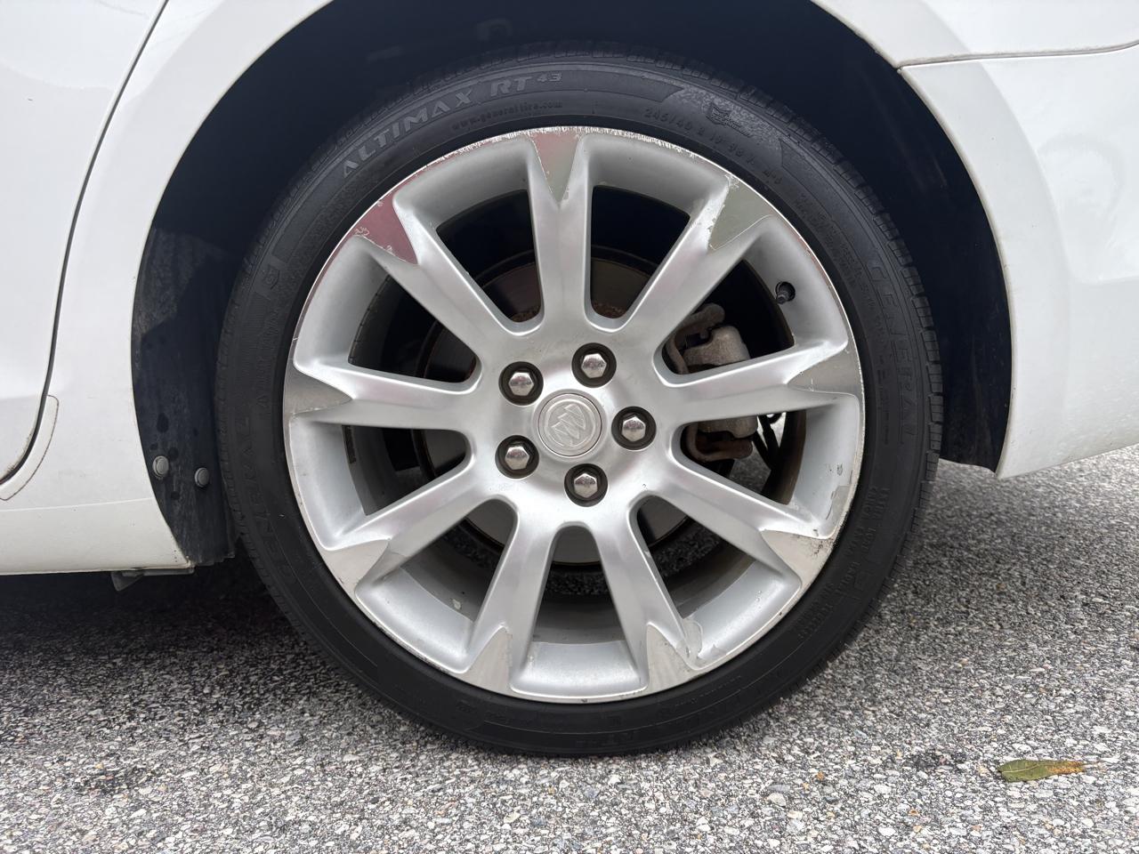 Buick LaCrosse photo 10