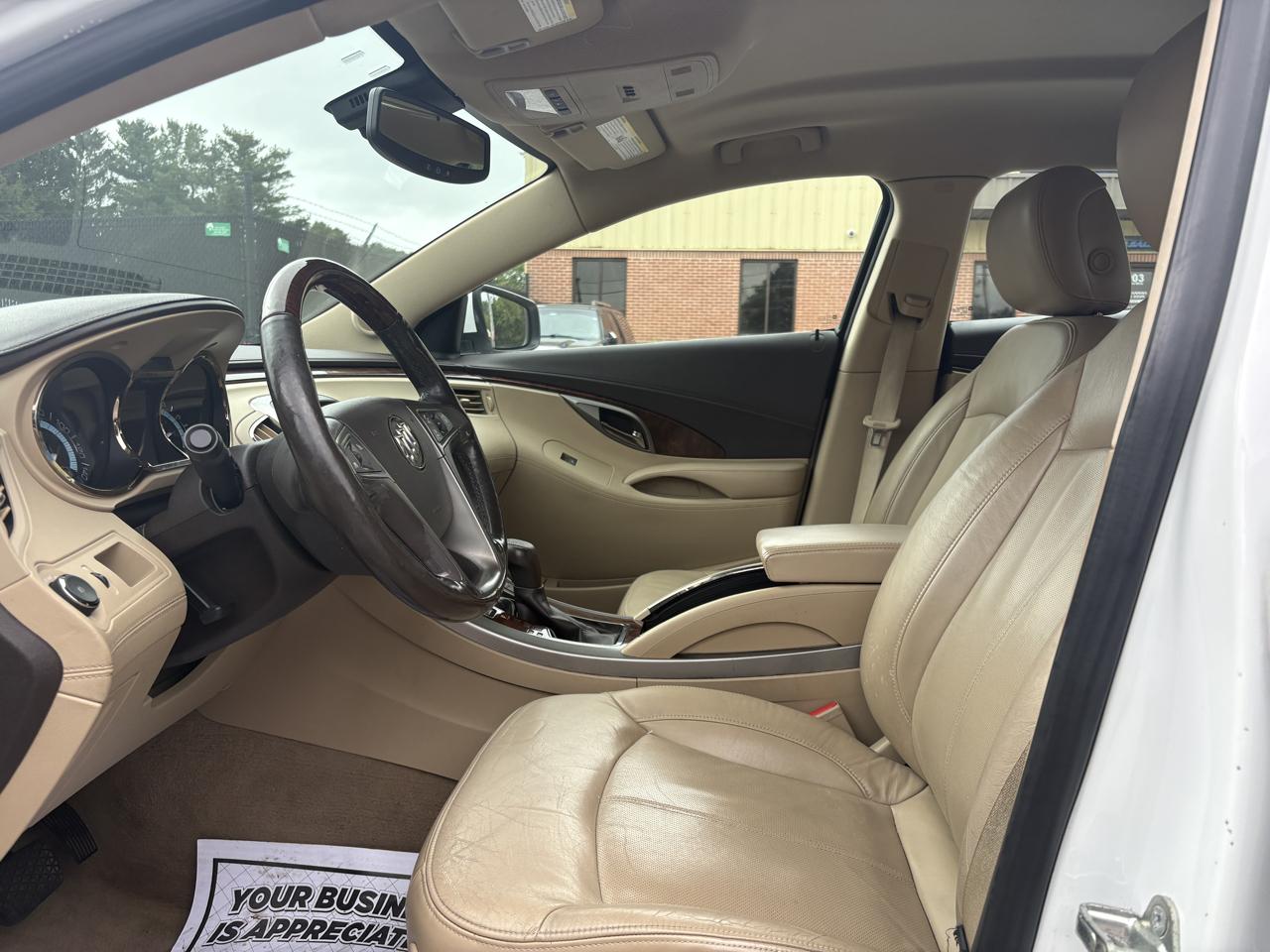 Buick LaCrosse photo 11