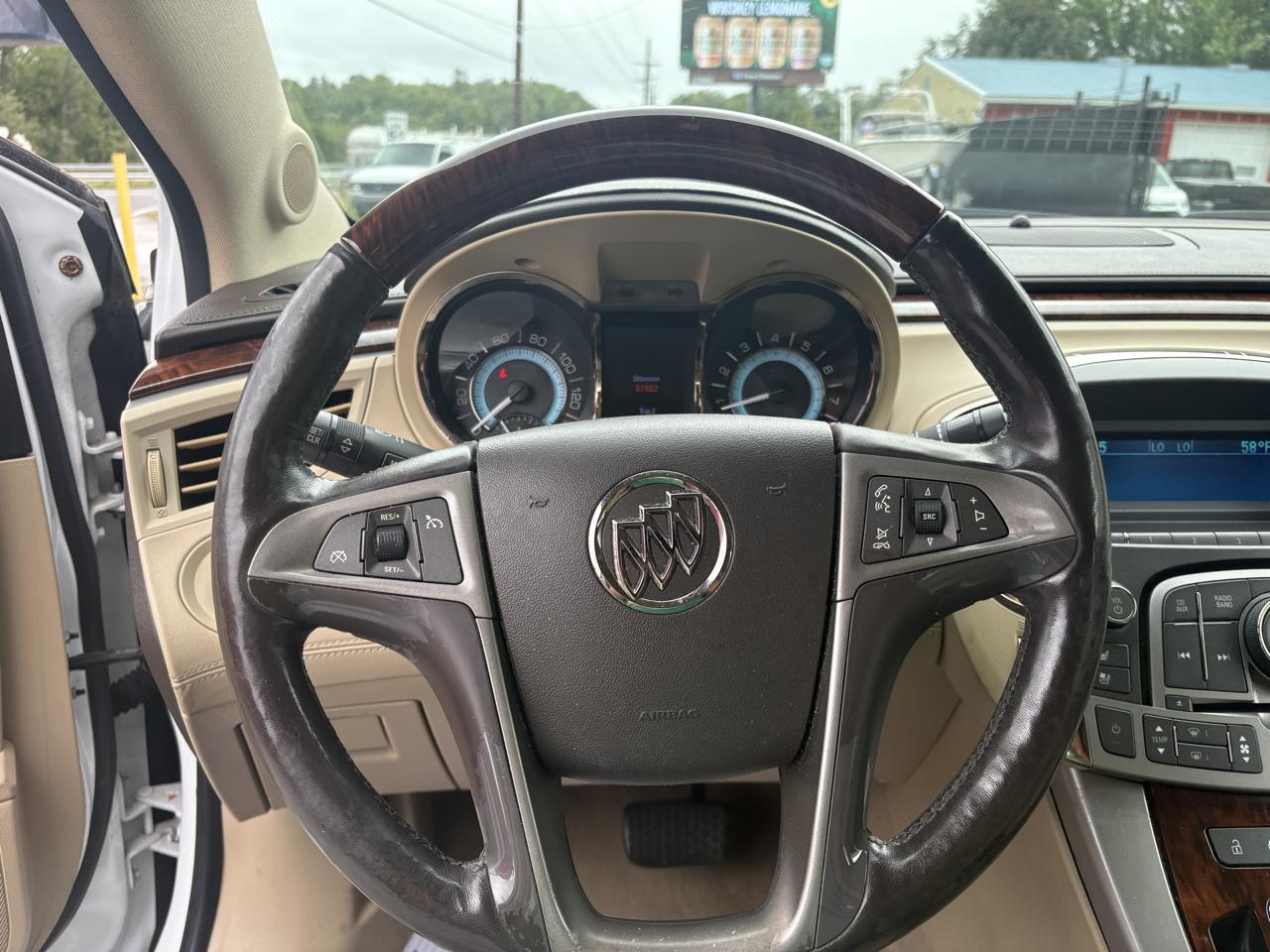 Buick LaCrosse photo 12