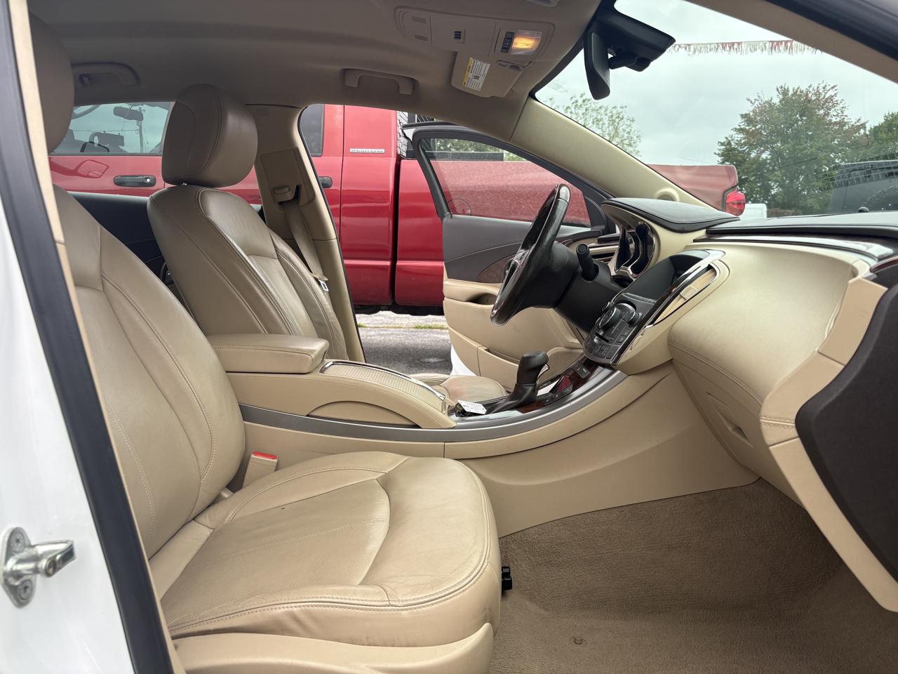 Buick LaCrosse photo 22
