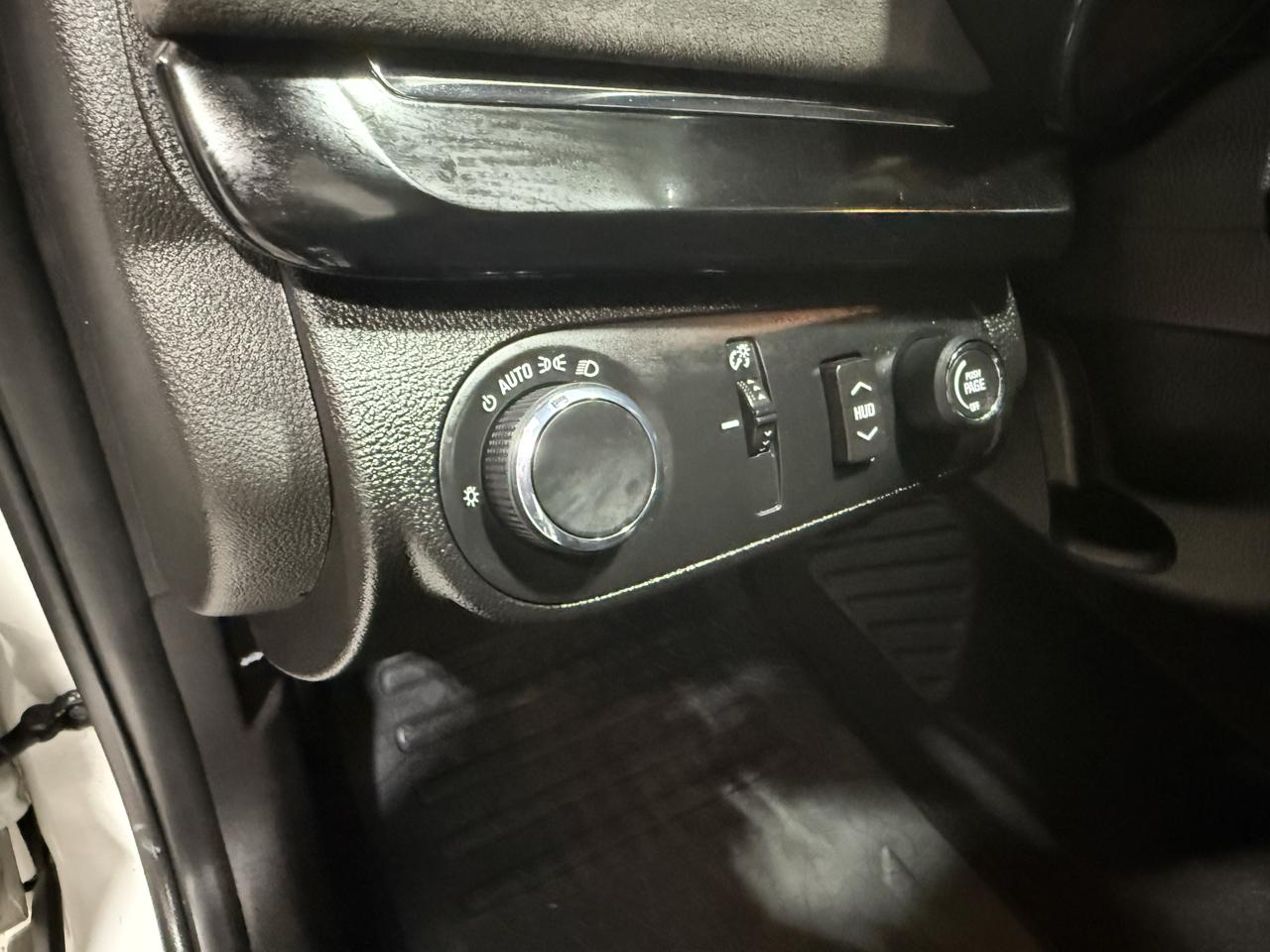 Chevrolet SS photo 30
