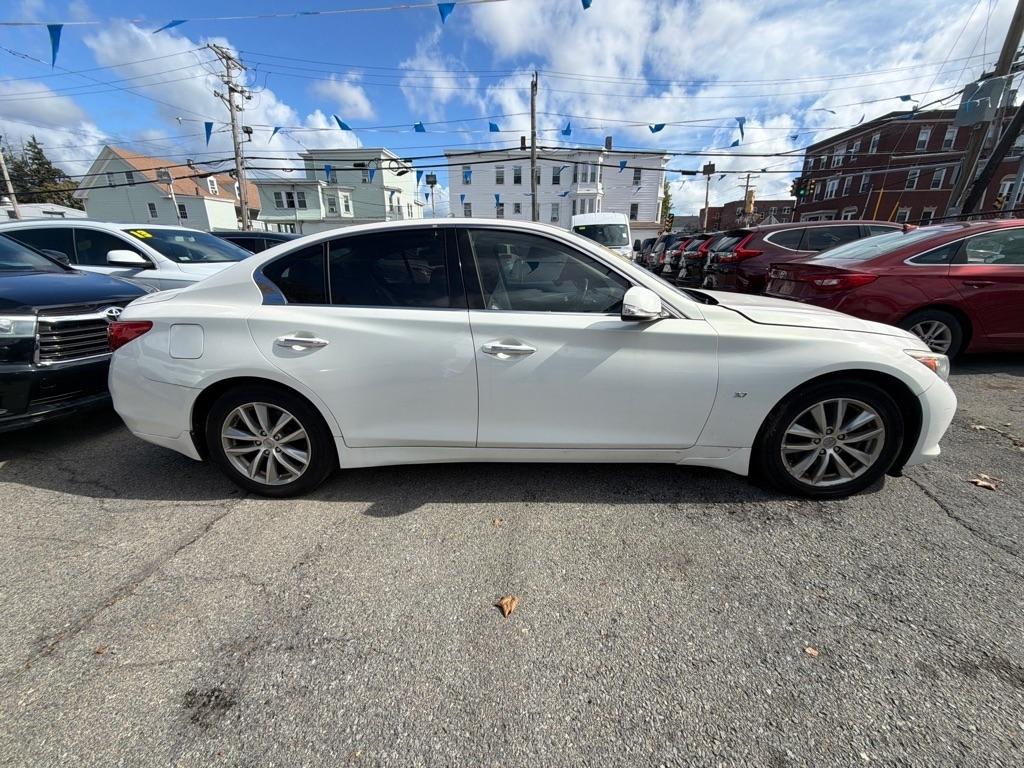 Infiniti Q50  2015
