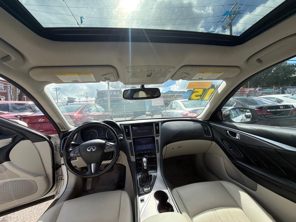Infiniti Q50  2015