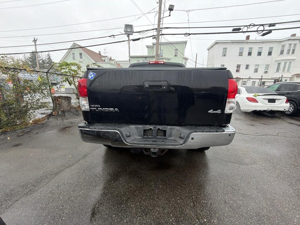 Toyota Tundra  2010