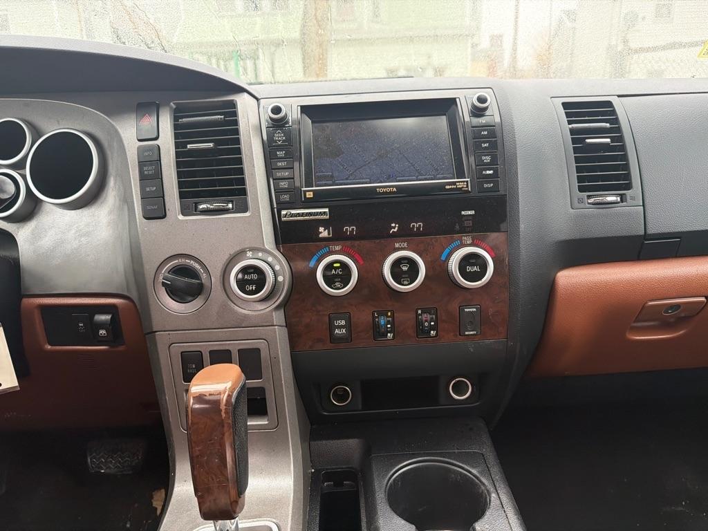 Toyota Tundra  2010