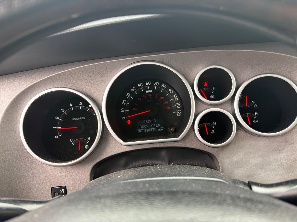 Toyota Tundra  2010
