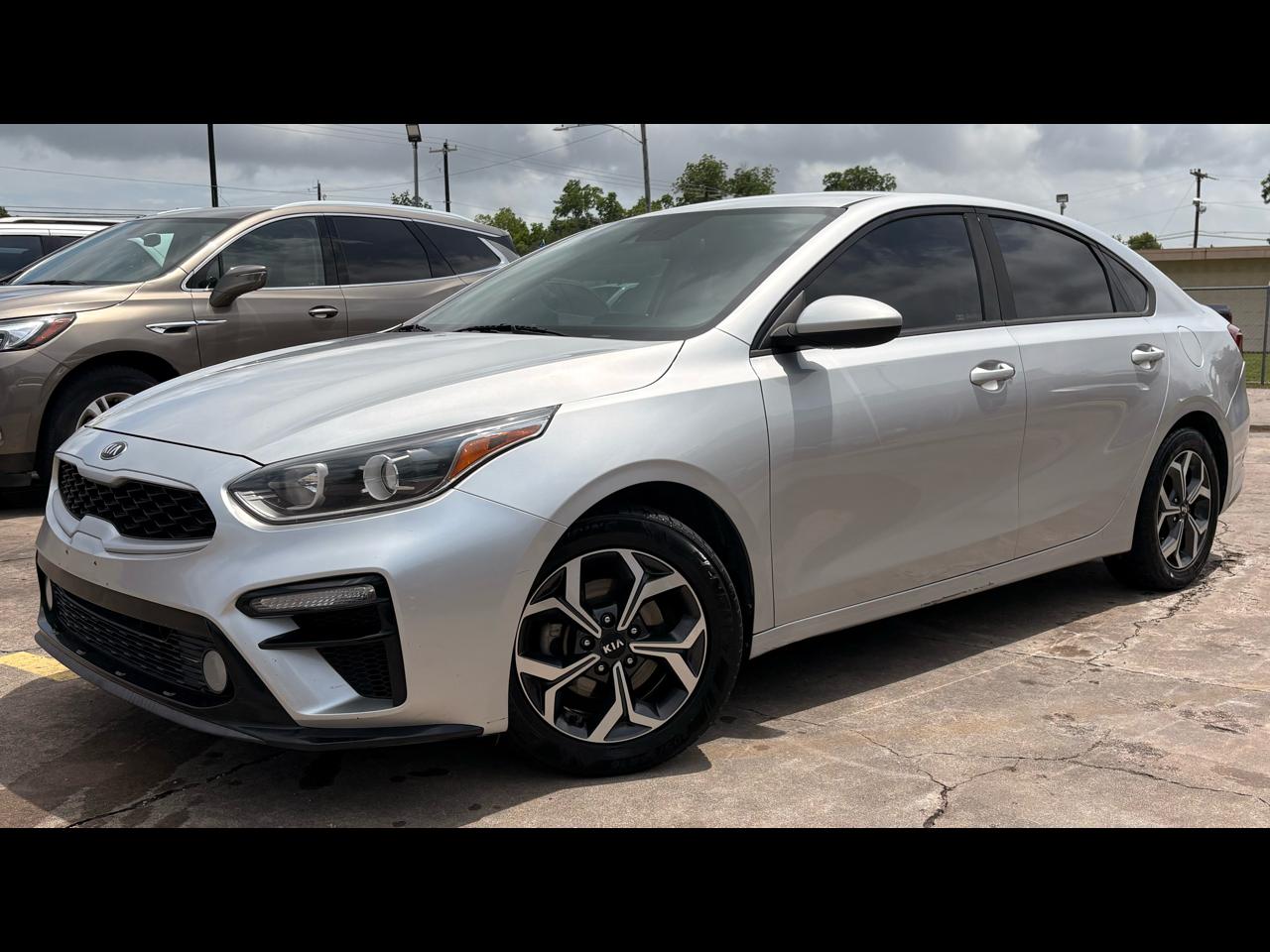 2019 Kia Forte LXS AT's photo
