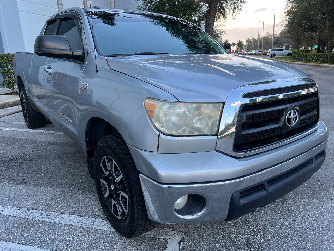2010 Toyota Tundra 2WD Truck Dbl 5.7L V8 6-Spd AT (Natl)