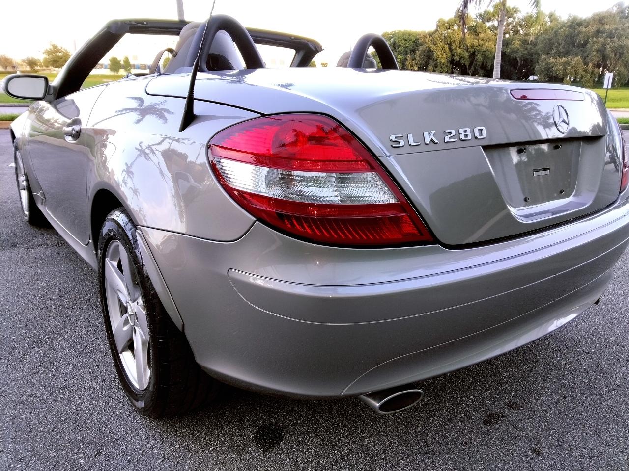 Mercedes-Benz SLK-Class photo 3