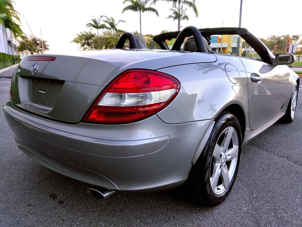Mercedes-Benz SLK-Class photo 7