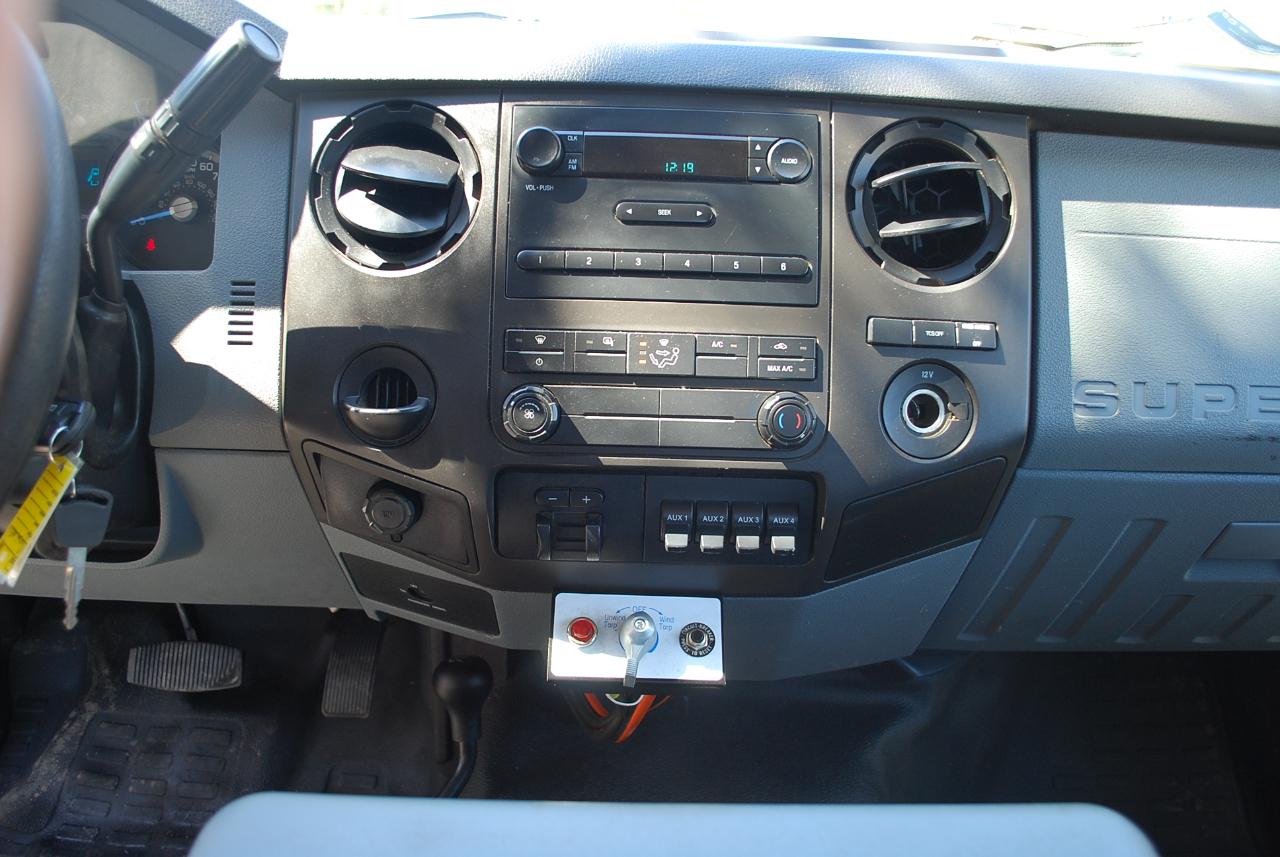 Ford Super Duty F-550 DRW 4WD Reg Cab 141" WB 60" CA XL 2016