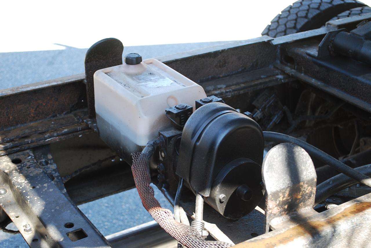 Ford Super Duty F-550 DRW 4WD Reg Cab 141" WB 60" CA XL 2016