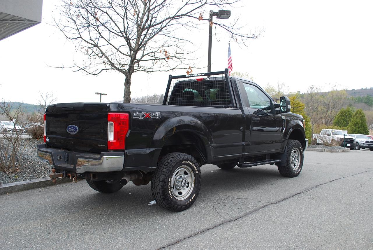 Ford Super Duty F-350 SRW XLT 4WD Reg Cab 8' Box 2017