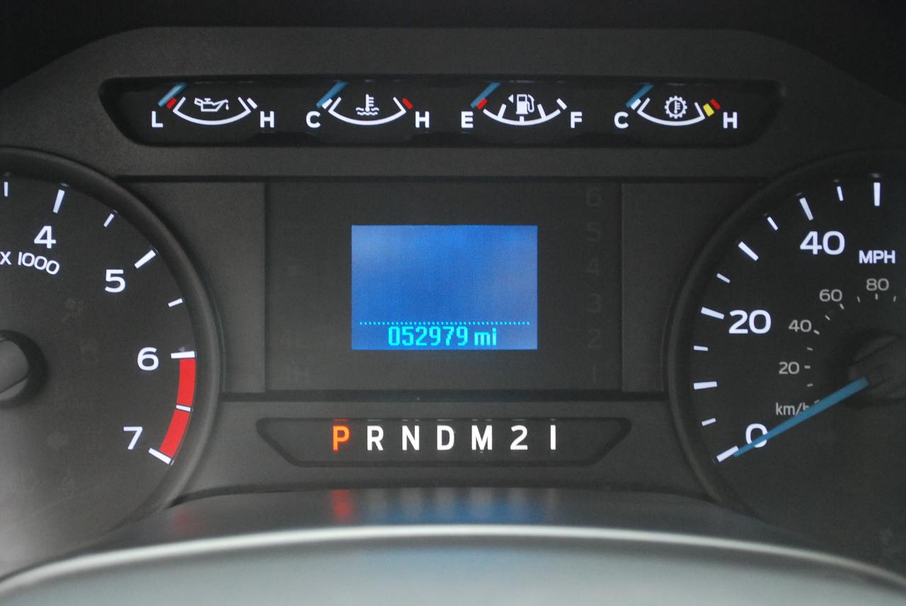 Ford Super Duty F-350 SRW XLT 4WD Reg Cab 8' Box 2017