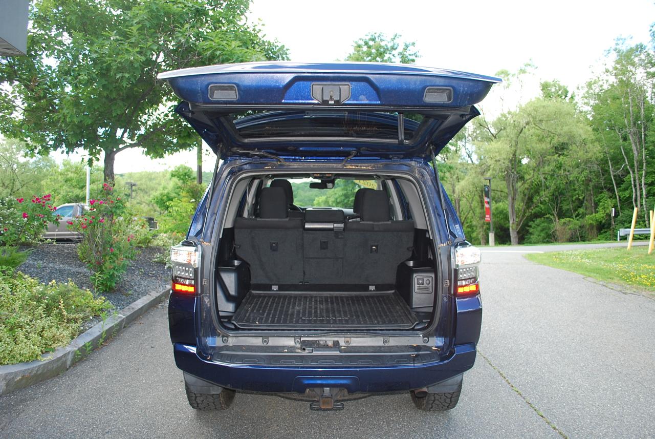 Toyota 4Runner SR5 4WD (Natl) 2021