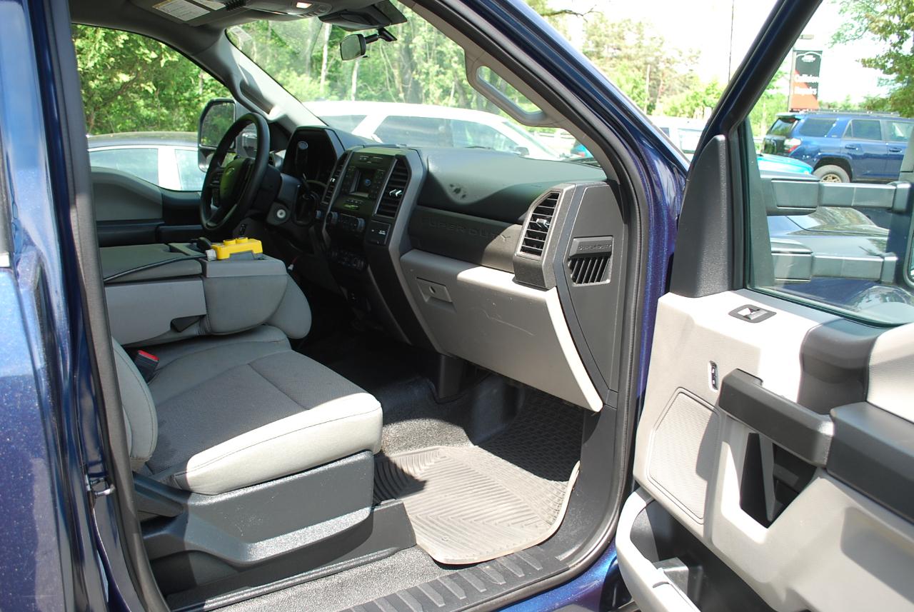 Ford Super Duty F-550 DRW XLT 4WD Reg Cab 145" WB 60" CA 2020