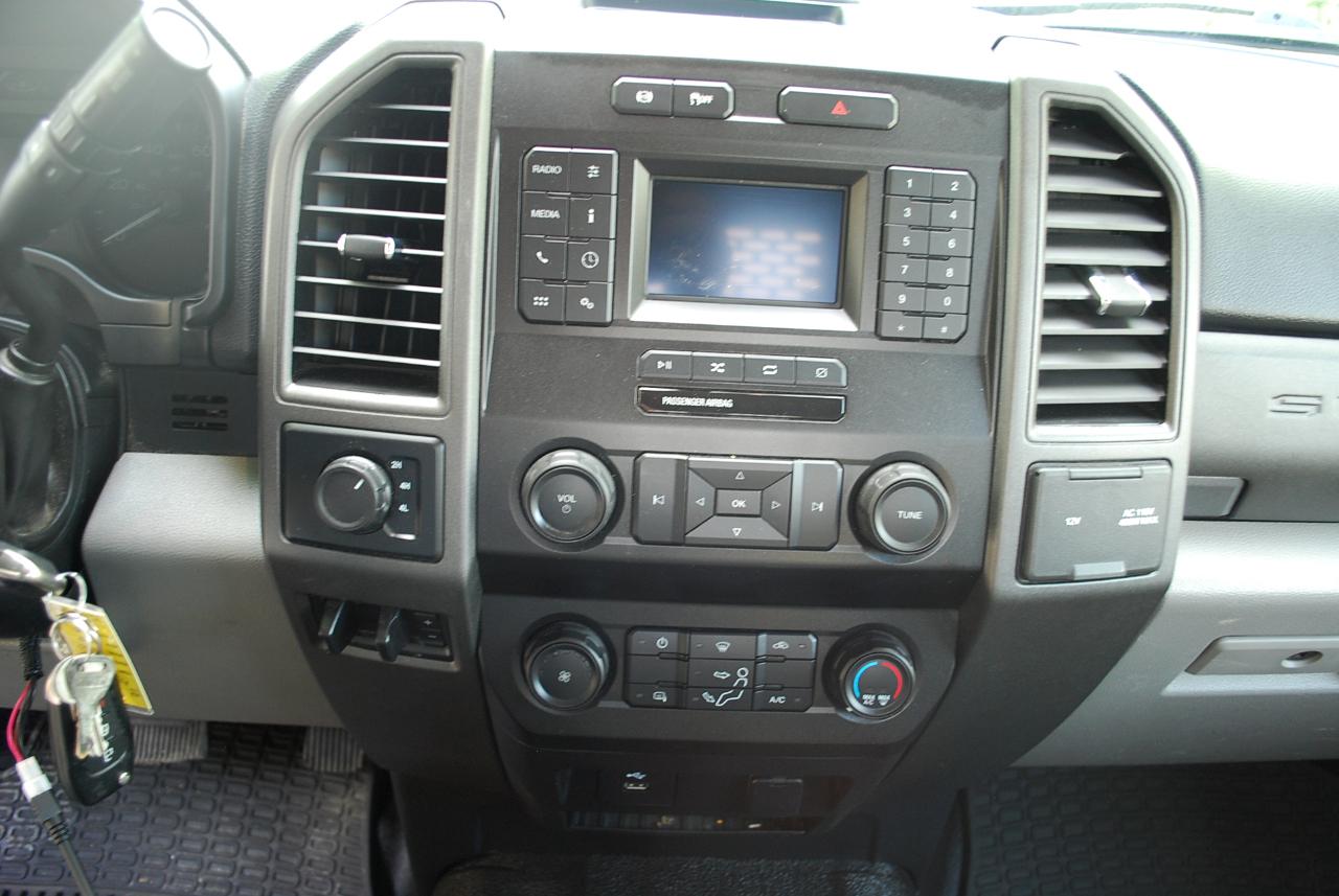 Ford Super Duty F-550 DRW XLT 4WD Reg Cab 145" WB 60" CA 2020
