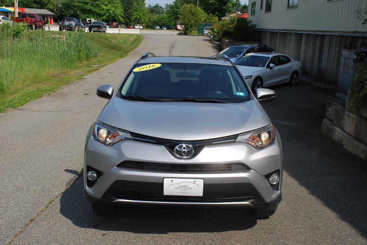Toyota RAV4 AWD 4dr XLE (Natl) 2016