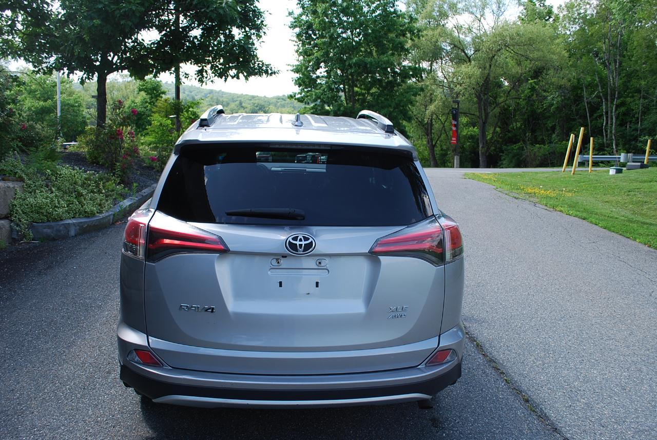 Toyota RAV4 AWD 4dr XLE (Natl) 2016
