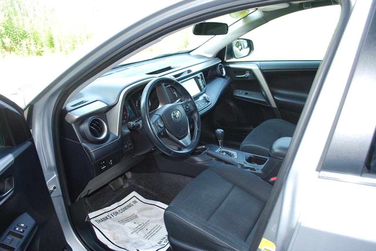 Toyota RAV4 AWD 4dr XLE (Natl) 2016