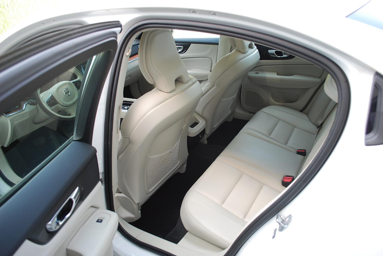 Volvo S60 T6 AWD Momentum 2019