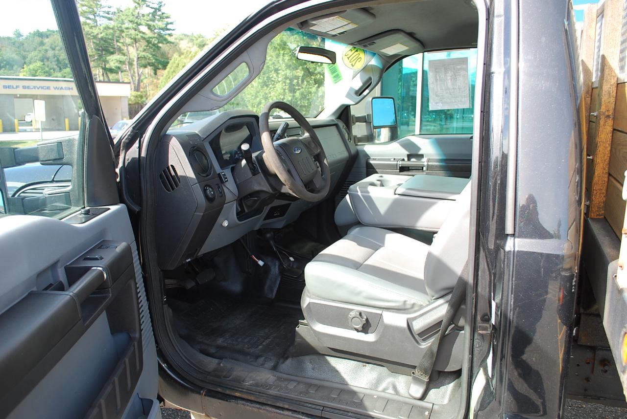 Ford Super Duty F-350 DRW 4WD Reg Cab 141" WB 60" CA XLT 2015