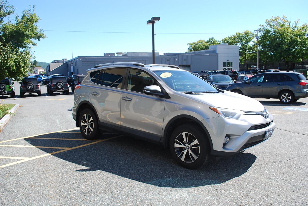 Toyota RAV4 AWD 4dr XLE (Natl) 2016